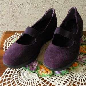 WIDE Width Mary Janes NEW